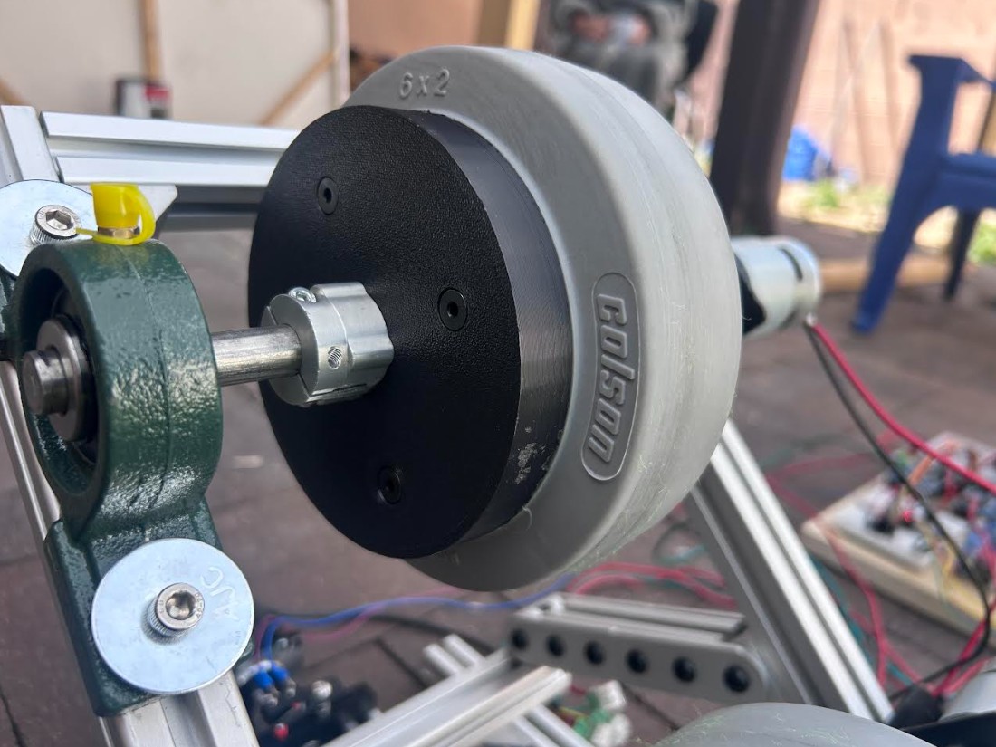 Front clamping plate on the flywheel