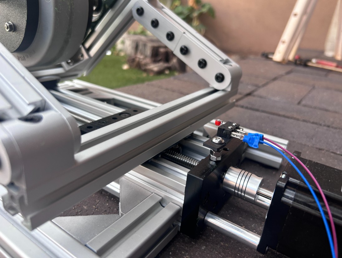 Lead screw actuator and tilt linkage